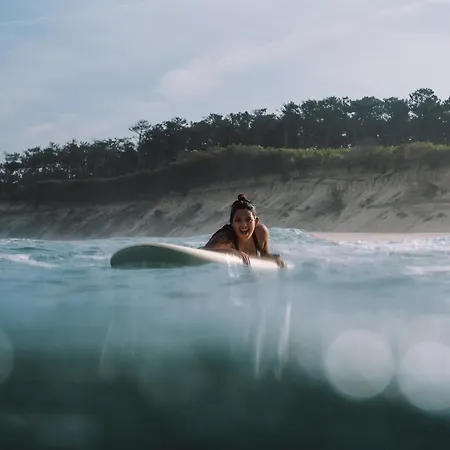 Lodge Surf Camp *