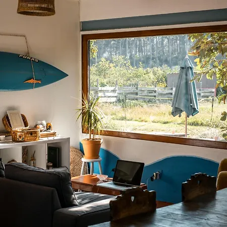 Lodge Surf Camp *
