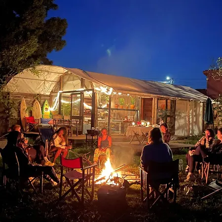Surf Camp Lodge *